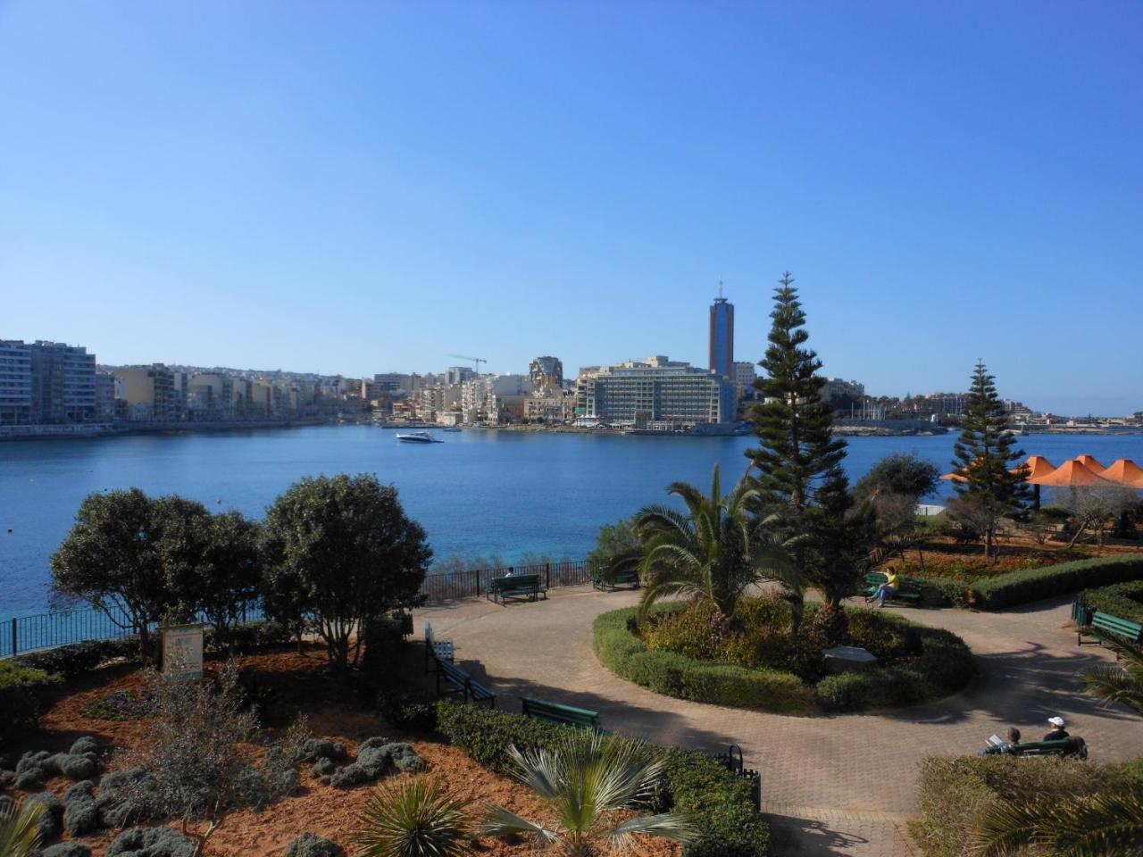סליאמה Marvellous Seafront Apartment מראה חיצוני תמונה