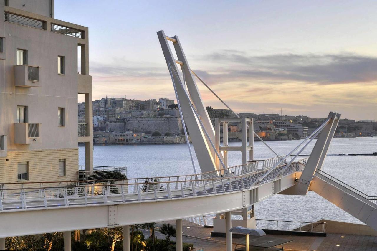 סליאמה Marvellous Seafront Apartment מראה חיצוני תמונה