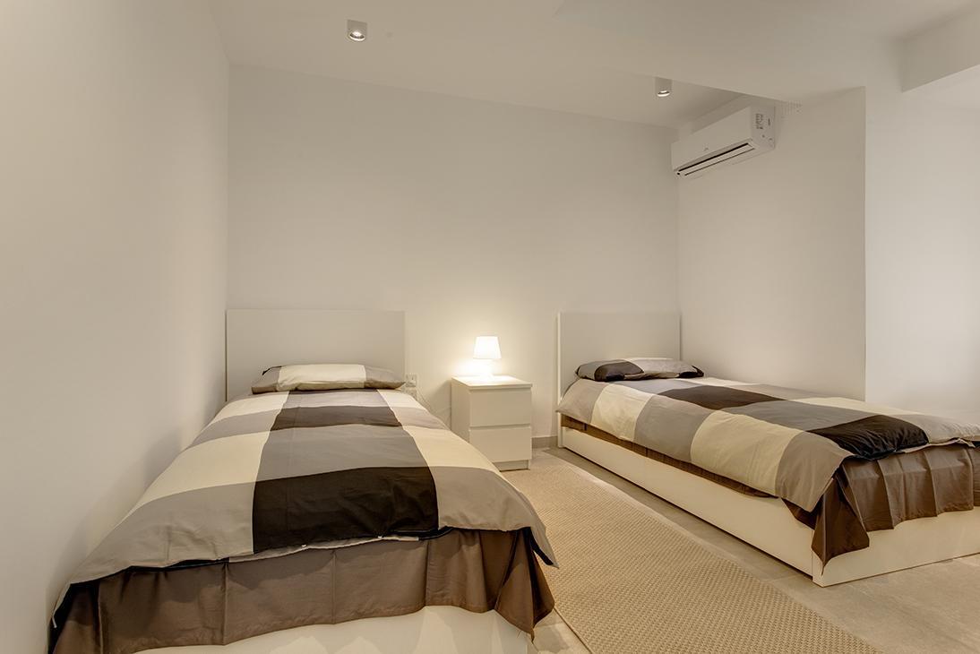 סליאמה Marvellous Seafront Apartment מראה חיצוני תמונה