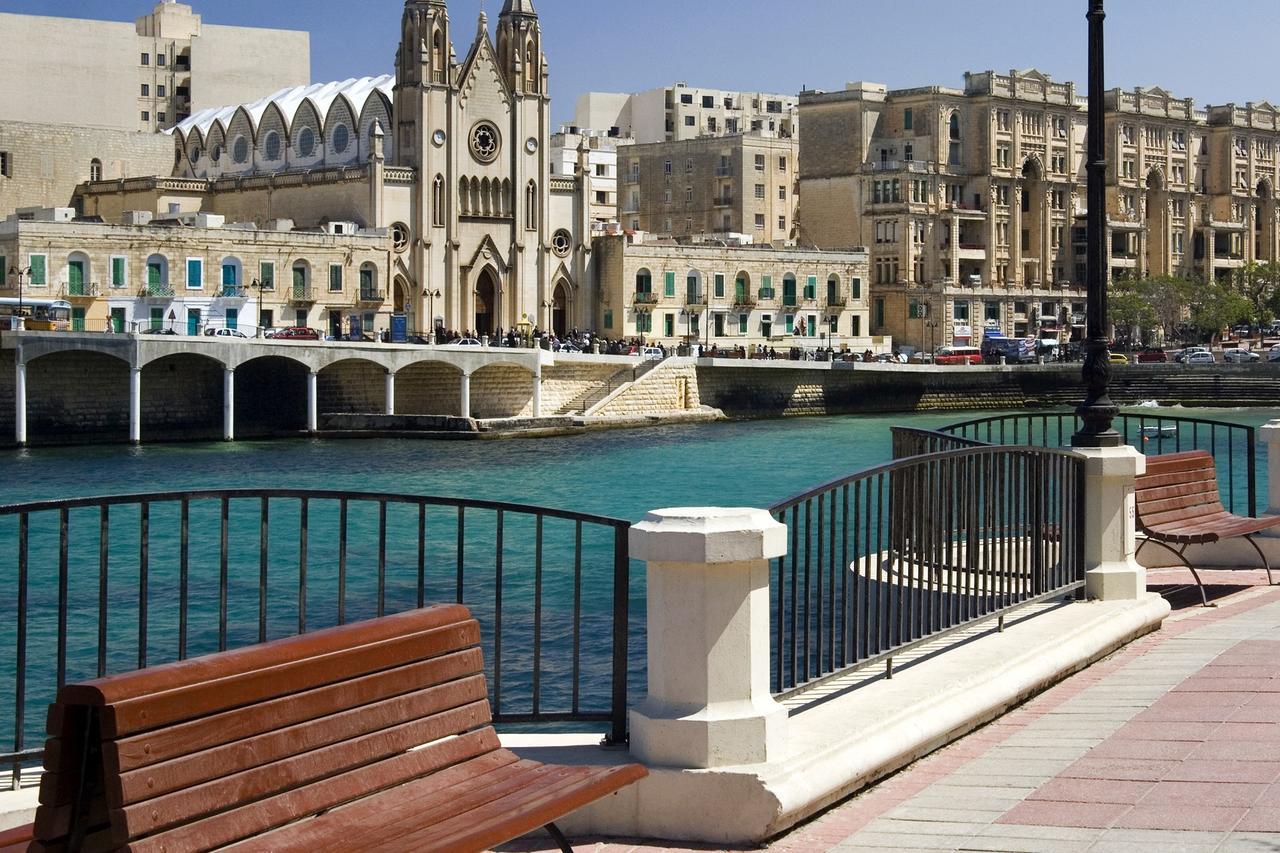 סליאמה Marvellous Seafront Apartment מראה חיצוני תמונה