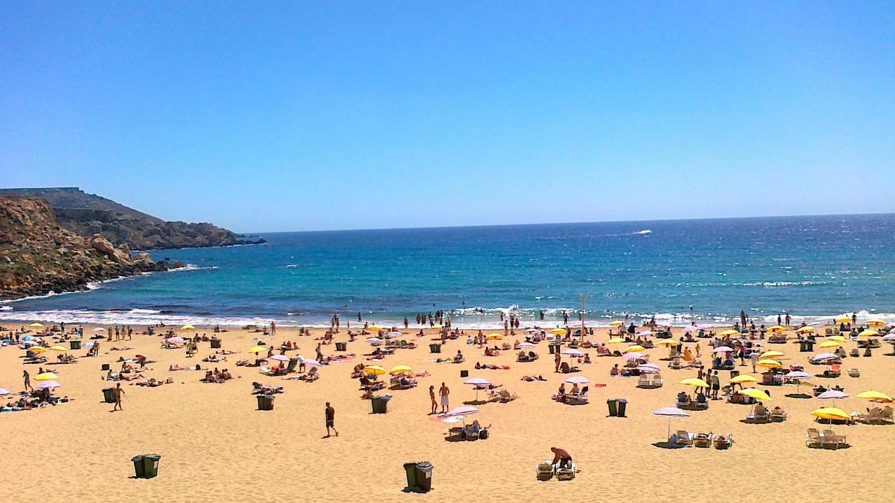 סליאמה Marvellous Seafront Apartment מראה חיצוני תמונה